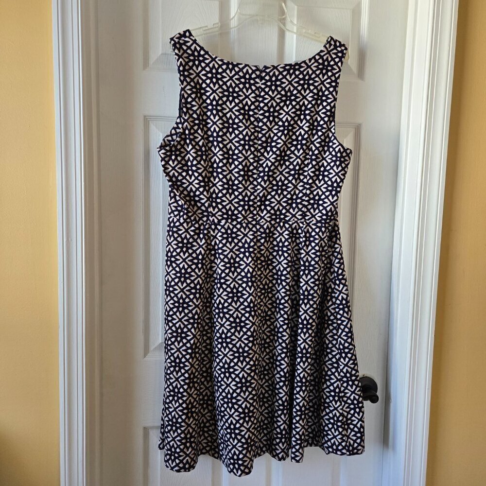 Roz & Ali Navy Blue Tan White Geometric Sleeveless A-Line Midi Dress Sz 20 - Picture 2 of 13